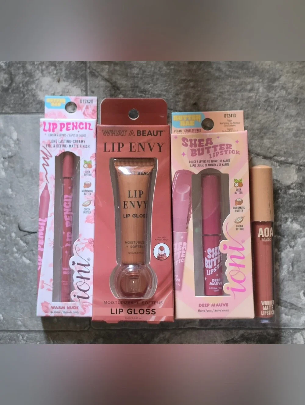 Lip Bundle- Lipliner, Lip Gloss & Lipstick BNIB